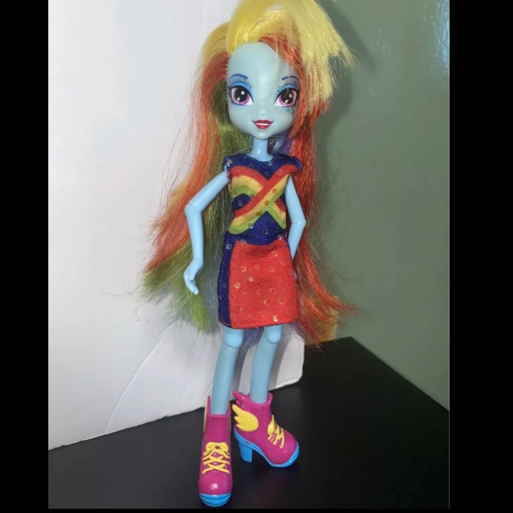 Hasbro My Little Pony Equestria Girls Rainbow Girl